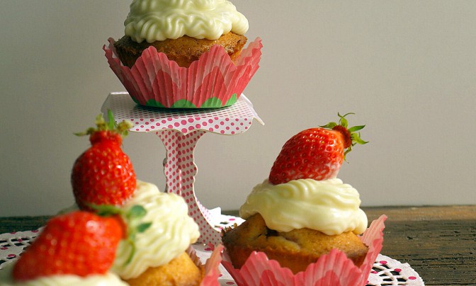 Réaliser des cupcakes maison fraises cardamome